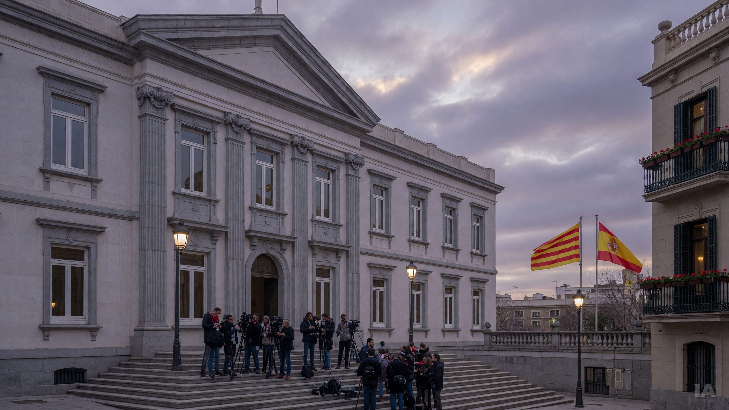 Puigdemont : le juge Llarena lève les mandats d'arrêt, la voie du retour en Espagne s'ouvre après près de neuf ans d'exil