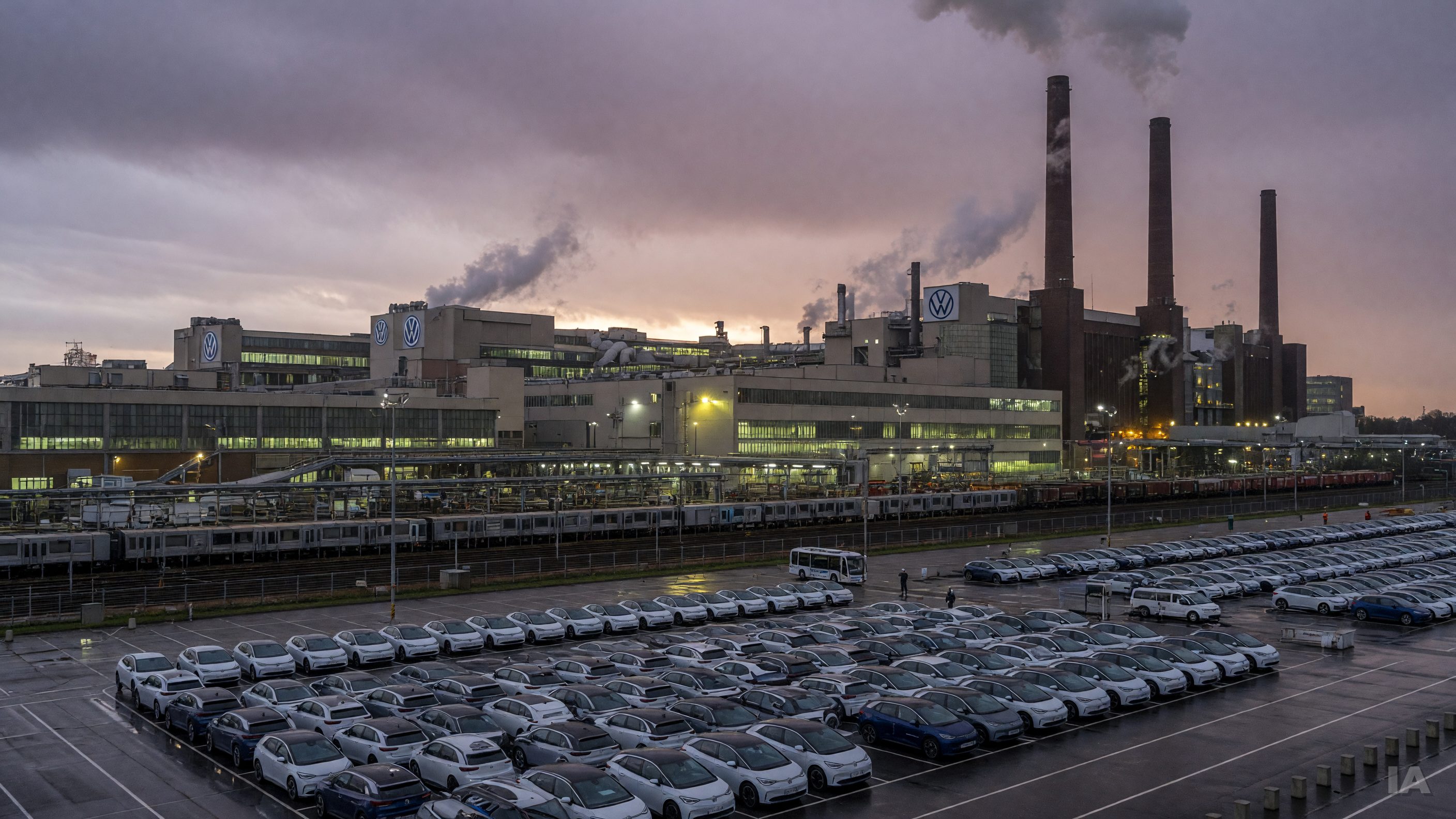 Volkswagen sous pression : le plan d'économies et le pari électrique d'un géant qui vacille