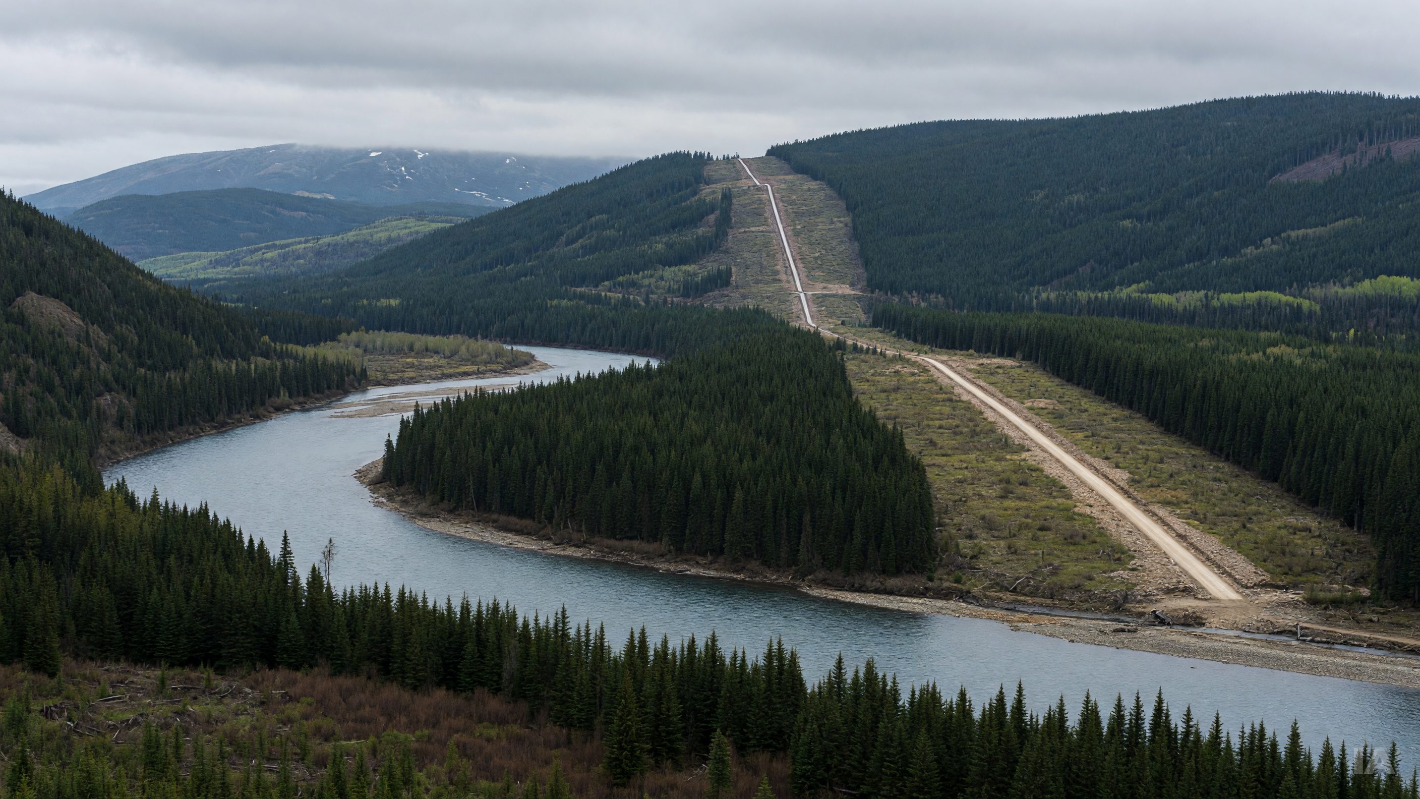 Pipeline vers la côte ouest : des leaders autochtones partagés entre inquiétudes et intérêt
