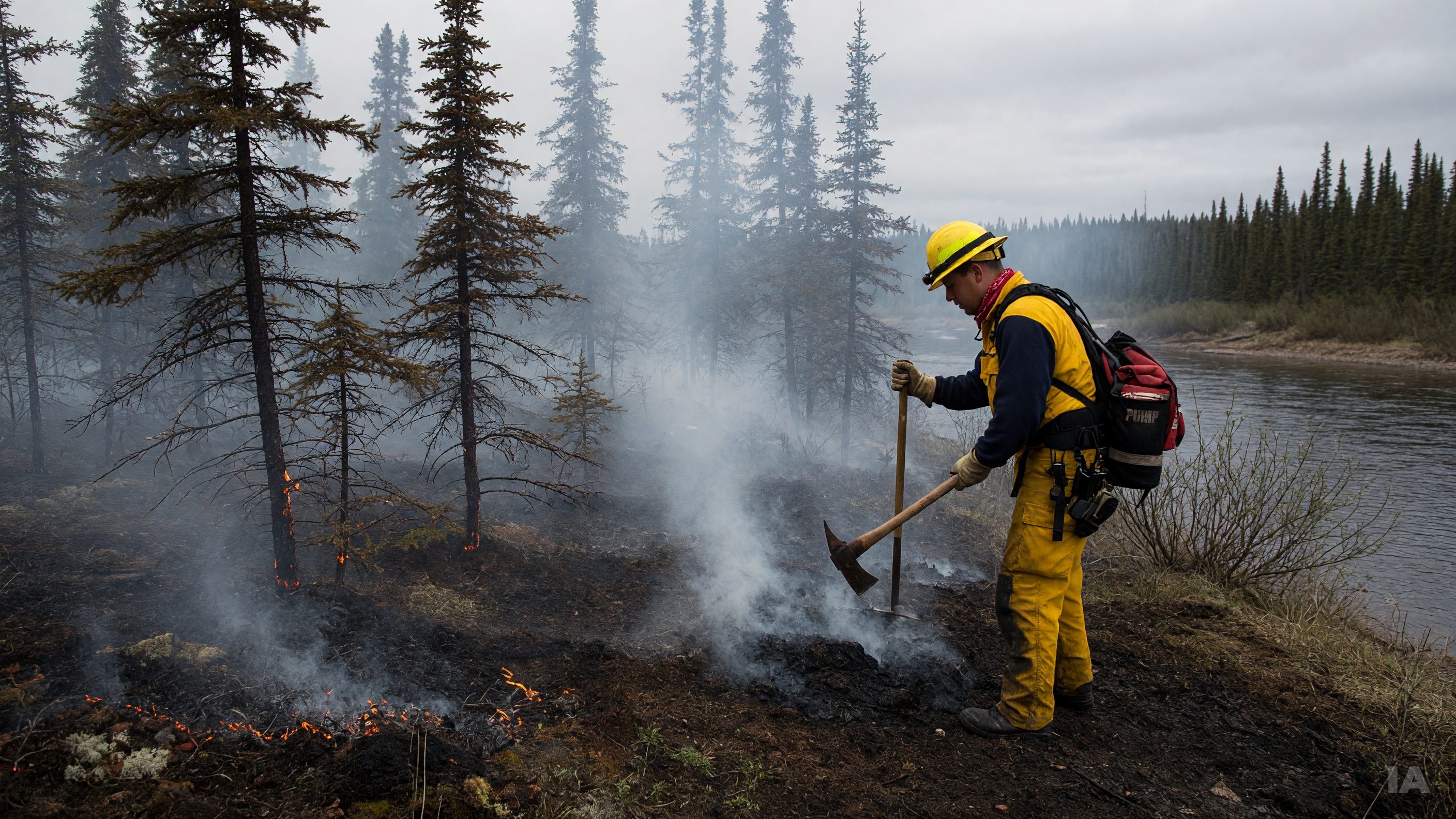 Deux incendies de forêt en une semaine près de la rivière Amédée : un feu de camp en cause